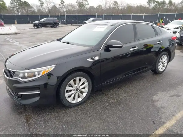 5XXGU4L34GG079679 2016 KIA OPTIMA - Image 2