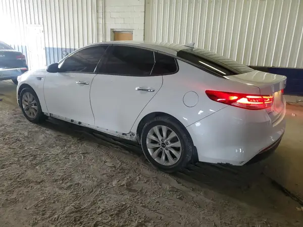 5XXGU4L34GG081173 2016 KIA OPTIMA - Image 2