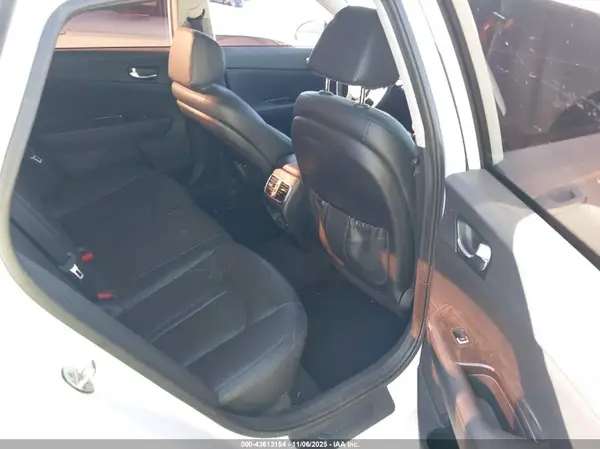 5XXGU4L34GG082002 2016 KIA OPTIMA - Image 8