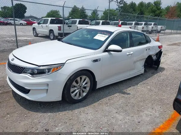 5XXGU4L34GG094831 2016 KIA OPTIMA - Image 2