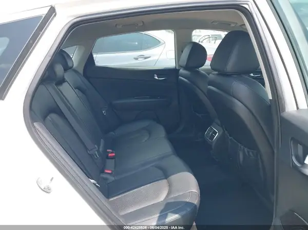 5XXGU4L34GG094831 2016 KIA OPTIMA - Image 8