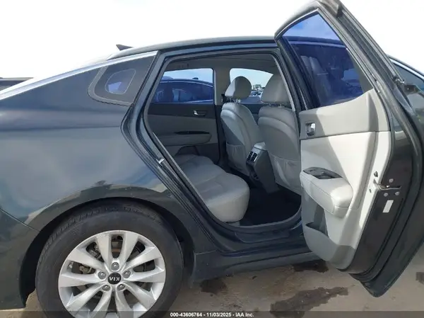 5XXGU4L34GG108940 2016 KIA OPTIMA - Image 8