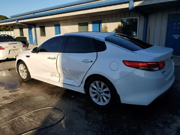5XXGU4L34GG121171 2016 KIA OPTIMA - Image 2