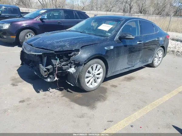 5XXGU4L34HG126985 2017 KIA OPTIMA - Image 2