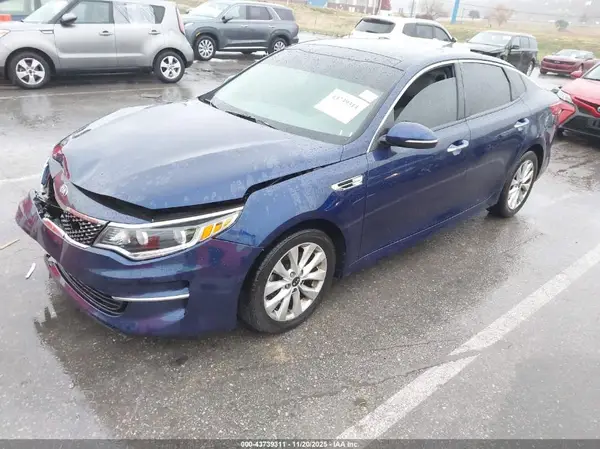 5XXGU4L34HG134584 2017 KIA OPTIMA - Image 2