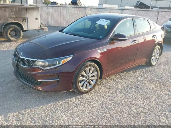 5XXGU4L34HG137243 2017 KIA OPTIMA - Image 2