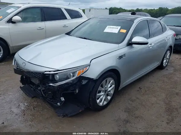 5XXGU4L34HG143768 2017 KIA OPTIMA - Image 2