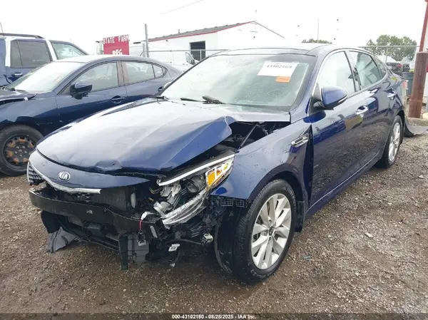 5XXGU4L34HG152387 2017 KIA OPTIMA - Image 2
