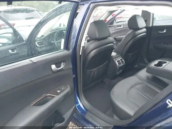5XXGU4L34HG152387 2017 KIA OPTIMA - Image 8
