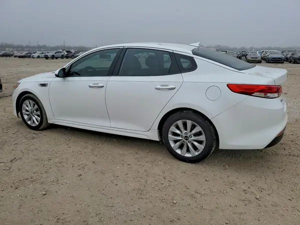 5XXGU4L34HG157847 2017 KIA OPTIMA - Image 2