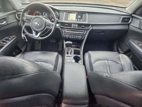 5XXGU4L34HG168282 2017 KIA OPTIMA - Image 8
