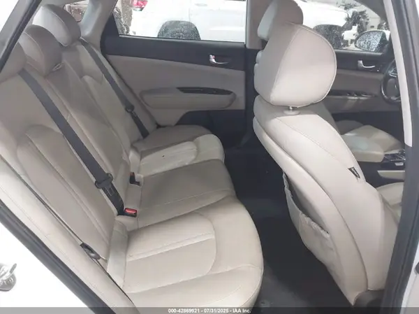5XXGU4L34HG170145 2017 KIA OPTIMA - Image 8