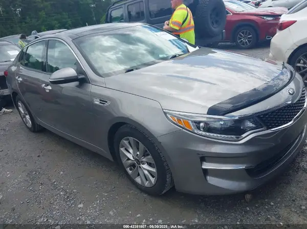 5XXGU4L34JG182155 2018 KIA OPTIMA - Image 1