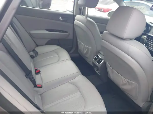 5XXGU4L34JG182155 2018 KIA OPTIMA - Image 8