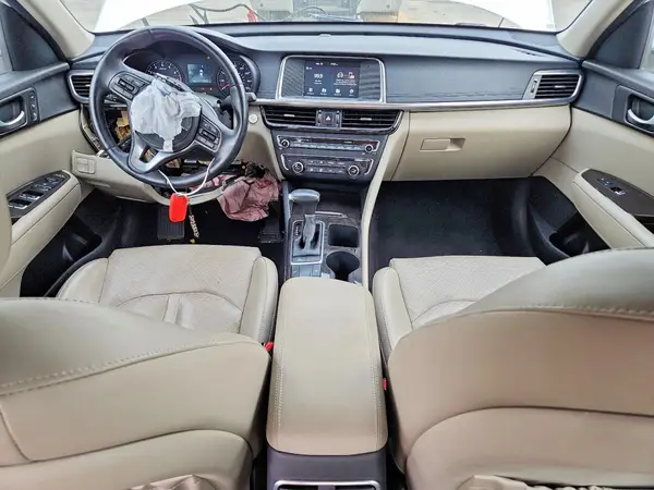 5XXGU4L34JG189882 2018 KIA OPTIMA - Image 8