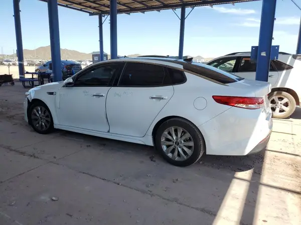 5XXGU4L34JG201447 2018 KIA OPTIMA - Image 2