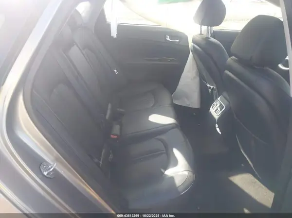5XXGU4L34JG210195 2018 KIA OPTIMA - Image 8