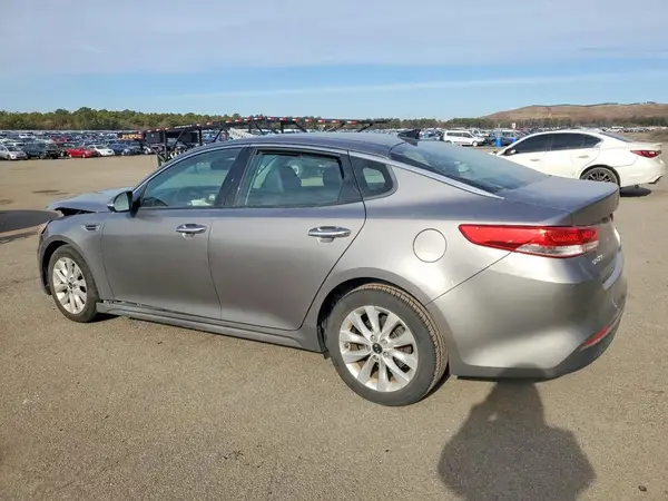 5XXGU4L34JG213257 2018 KIA OPTIMA - Image 2