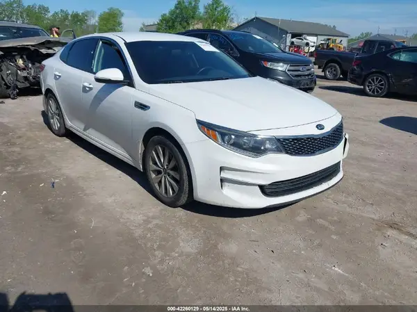 5XXGU4L34JG218121 2018 KIA OPTIMA - Image 1