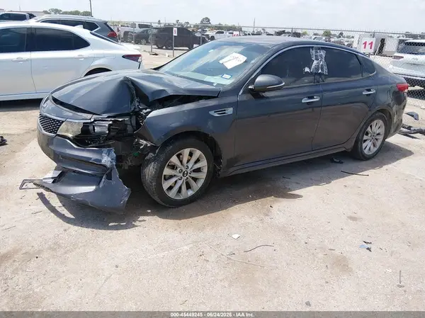 5XXGU4L34JG224016 2018 KIA OPTIMA - Image 2