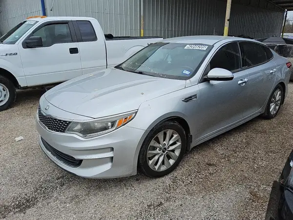 5XXGU4L34JG232388 2018 KIA OPTIMA - Image 1