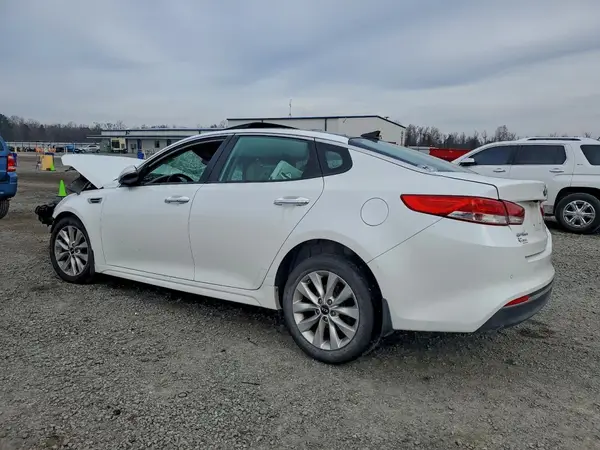 5XXGU4L34JG233024 2018 KIA OPTIMA - Image 2