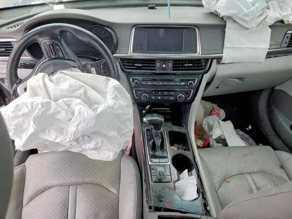 5XXGU4L34JG233511 2018 KIA OPTIMA - Image 8