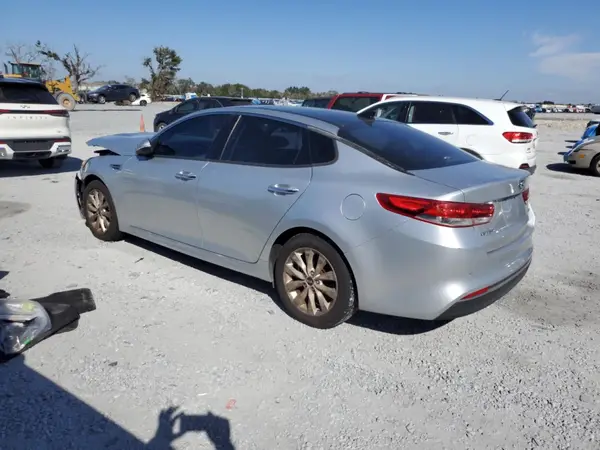 5XXGU4L34JG237302 2018 KIA OPTIMA - Image 2