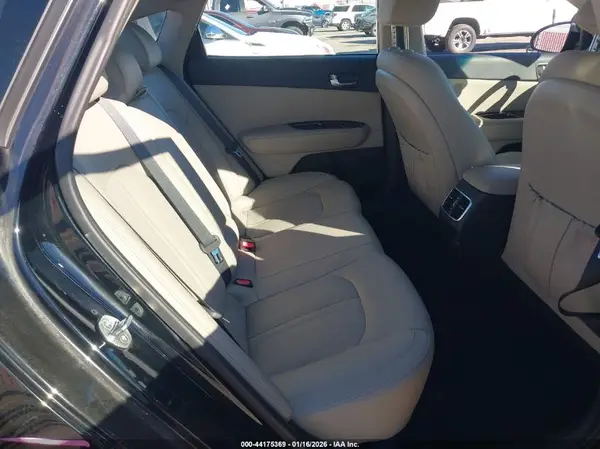 5XXGU4L34JG241656 2018 KIA OPTIMA - Image 8