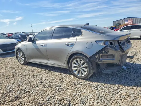 5XXGU4L34JG242113 2018 KIA OPTIMA - Image 2