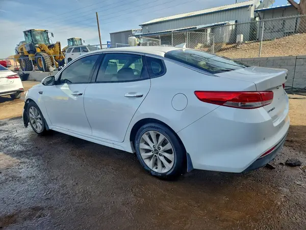 5XXGU4L34JG243780 2018 KIA OPTIMA - Image 2