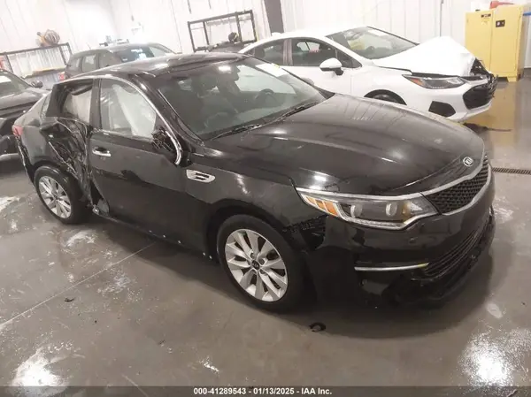 5XXGU4L34JG247151 2018 KIA OPTIMA - Image 1