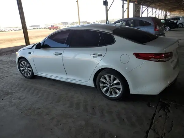 5XXGU4L34JG270588 2018 KIA OPTIMA - Image 2