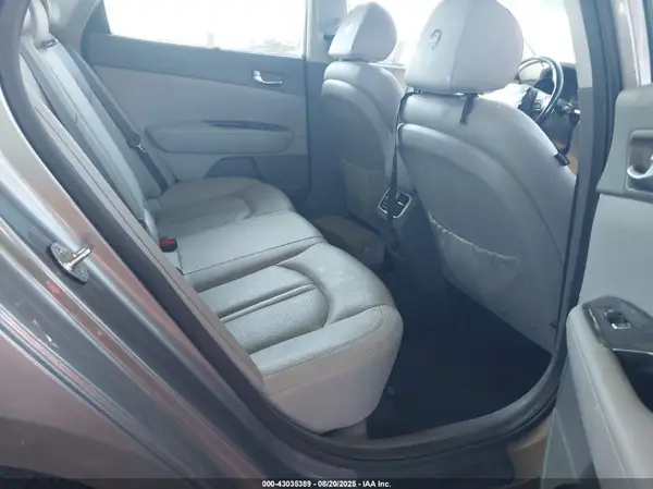 5XXGU4L35GG009558 2016 KIA OPTIMA - Image 8