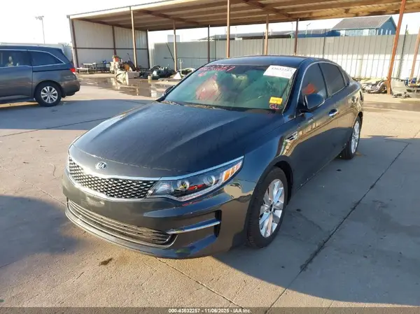 5XXGU4L35GG010838 2016 KIA OPTIMA - Image 2