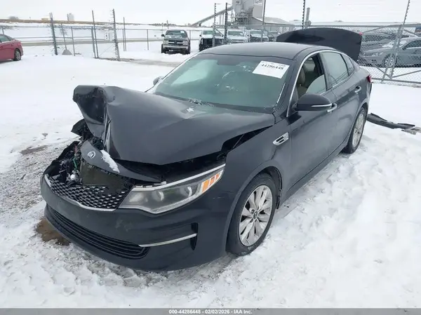 5XXGU4L35GG046710 2016 KIA OPTIMA - Image 2