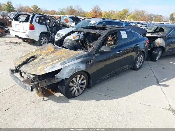 5XXGU4L35GG053902 2016 KIA OPTIMA - Image 2