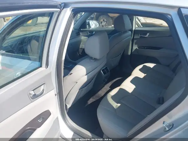 5XXGU4L35GG055651 2016 KIA OPTIMA - Image 8