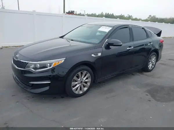 5XXGU4L35GG075107 2016 KIA OPTIMA - Image 2