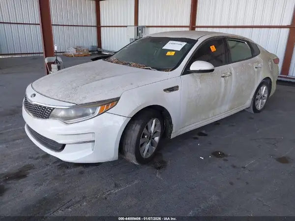 5XXGU4L35GG075415 2016 KIA OPTIMA - Image 2