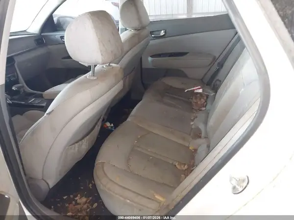 5XXGU4L35GG075415 2016 KIA OPTIMA - Image 8