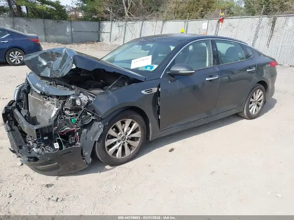 5XXGU4L35GG094613 2016 KIA OPTIMA - Image 2