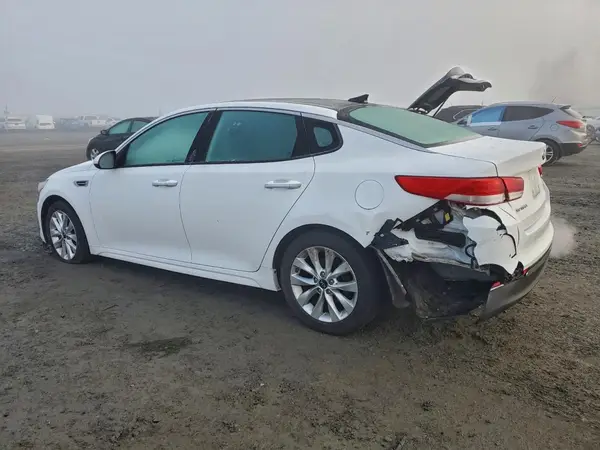 5XXGU4L35GG095034 2016 KIA OPTIMA - Image 2