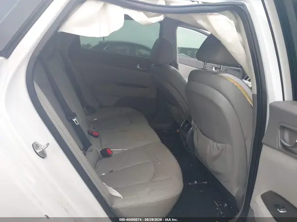 5XXGU4L35GG096913 2016 KIA OPTIMA - Image 8