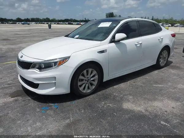 5XXGU4L35GG099911 2016 KIA OPTIMA - Image 2
