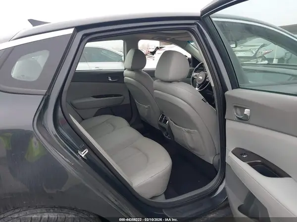 5XXGU4L35GG101379 2016 KIA OPTIMA - Image 8