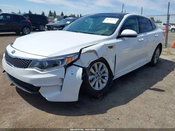 5XXGU4L35HG129426 2017 KIA OPTIMA - Image 2