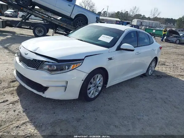 5XXGU4L35HG157341 2017 KIA OPTIMA - Image 2