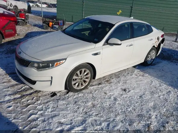 5XXGU4L35HG159641 2017 KIA OPTIMA - Image 2