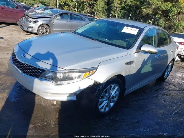 5XXGU4L35HG163317 2017 KIA OPTIMA - Image 2